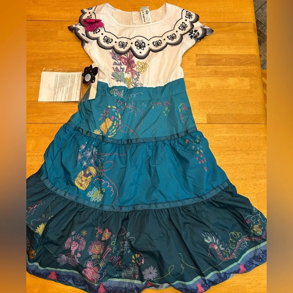 NWT Disney Encanto Mirabel Light-Up Halloween Costume Dress size Medium 7-8